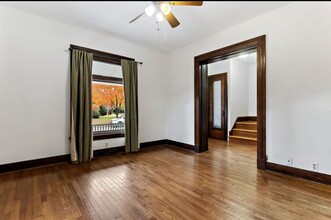 116 S West St in Naperville, IL - Building Photo - Building Photo