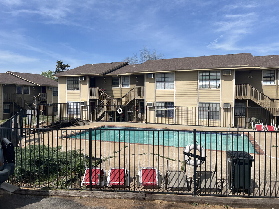 Cedar Ridge Apartments in Sand Springs, OK - Building Photo