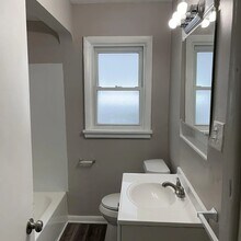 4304 E 164th St in Cleveland, OH - Foto de edificio - Building Photo