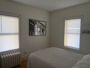 1067 St Clair Ave in St. Paul, MN - Building Photo - Building Photo