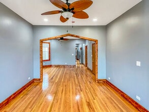 3110 N Davlin Ct, Unit 2 in Chicago, IL - Building Photo - Building Photo