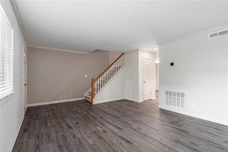 6900 Roswell Rd in Sandy Springs, GA - Building Photo - Building Photo