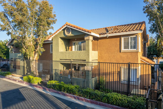 Lakeshore Villas Apartment in Lake Elsinore, CA - Building Photo - Building Photo