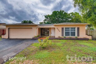 9320 NW 13th St, Unit W-1411 in Pembroke Pines, FL - Building Photo