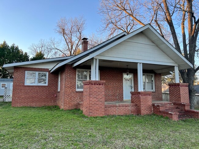 property at 1518 Summerhill Rd