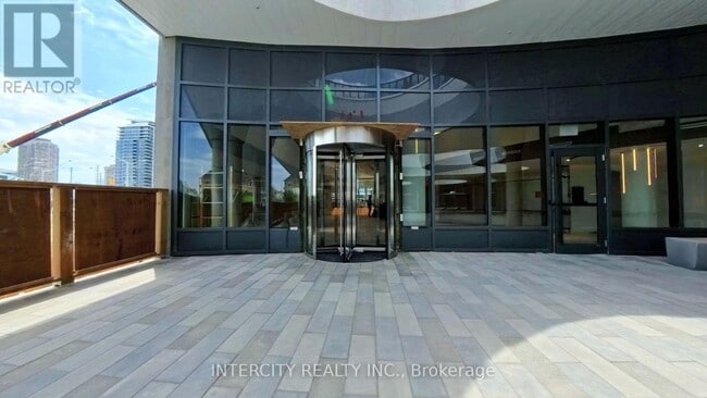 property at 5105-5105 Hurontario St