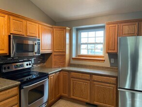 1627 Vandello Cir in North Liberty, IA - Building Photo - Building Photo