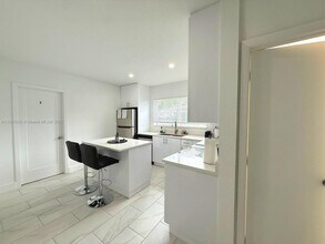 3437 NW 3rd Ave in Miami, FL - Building Photo - Building Photo