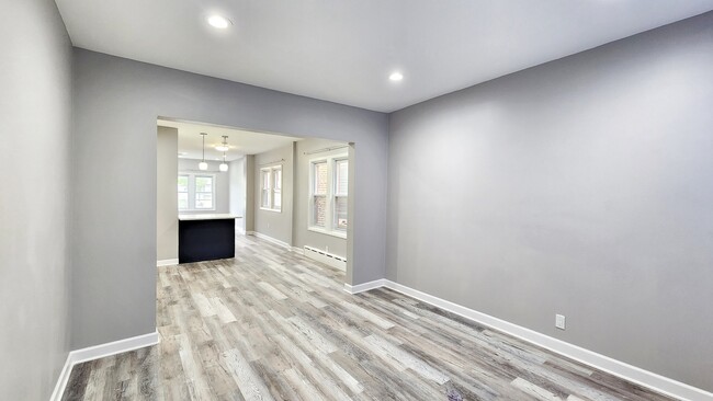 4045 N Moody Ave in Chicago, IL - Building Photo - Building Photo