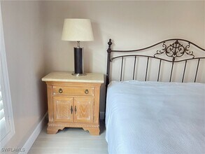 7046 Barrington Cir in Naples, FL - Foto de edificio - Building Photo