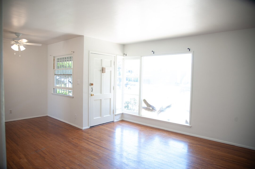 5763 Corbett St, Unit Corbett Condo in Los Angeles, CA - Building Photo