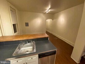 2106 N Hancock St in Philadelphia, PA - Building Photo