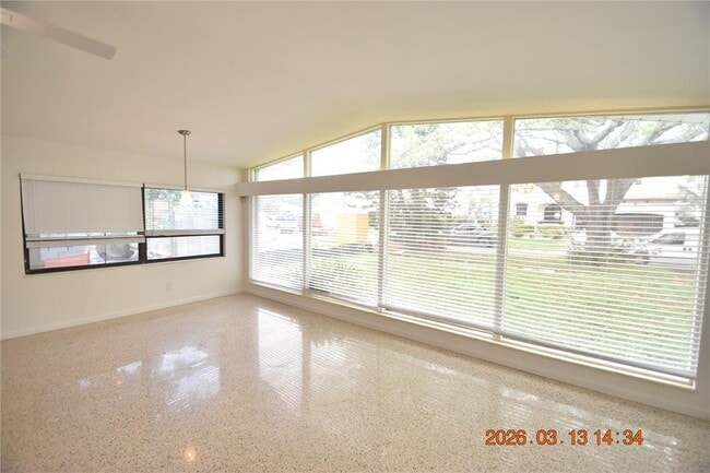 528 Suwanee Cir in Tampa, FL - Building Photo - Building Photo