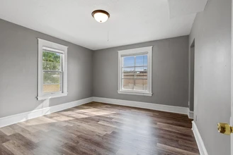 1322 Central Ave NE in Minneapolis, MN - Foto de edificio - Building Photo