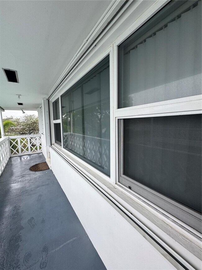 property at 1005 S 17th Ave