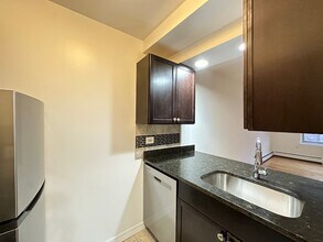 6830 N Sheridan Rd in Chicago, IL - Building Photo - Building Photo