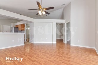 6931 Waterbrook Ct in Gibsonton, FL - Building Photo - Building Photo