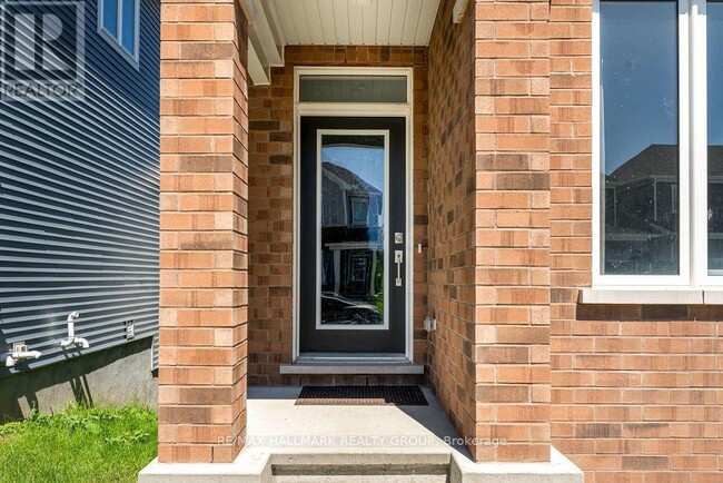 745 Eminence St in Ottawa, ON - Building Photo - Building Photo