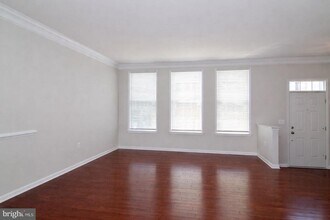 43275 Mitcham Square in Ashburn, VA - Building Photo - Building Photo