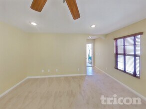 10743 Iona Island Ave in Las Vegas, NV - Building Photo - Building Photo