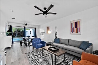 6650 McKinley St in Hollywood, FL - Building Photo - Building Photo