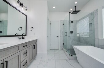 2413 Anita St in Houston, TX - Building Photo - Building Photo