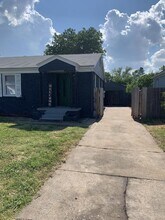 405 E Rickenbacker Dr in Midwest City, OK - Building Photo - Building Photo