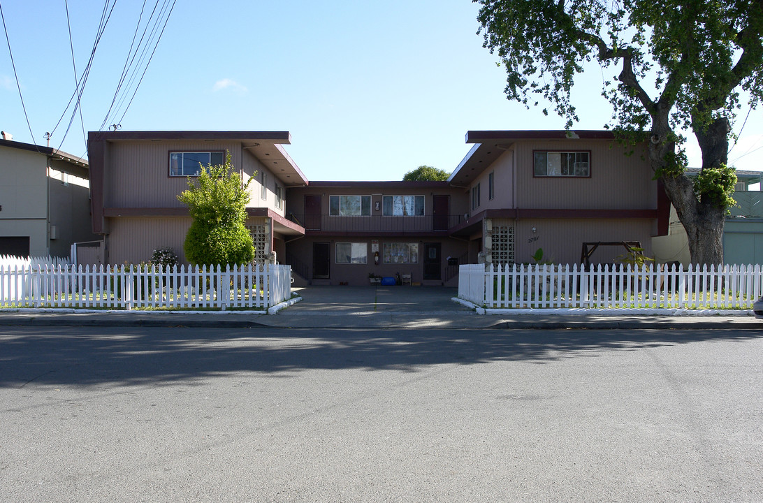 2781 Blenheim Ave in Redwood City, CA - Building Photo