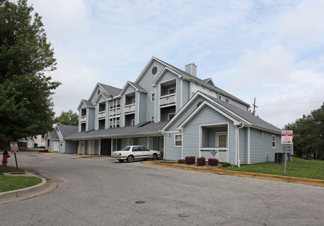 Metropolitan Homes Apartments in Kansas City, MO - Building Photo - Building Photo