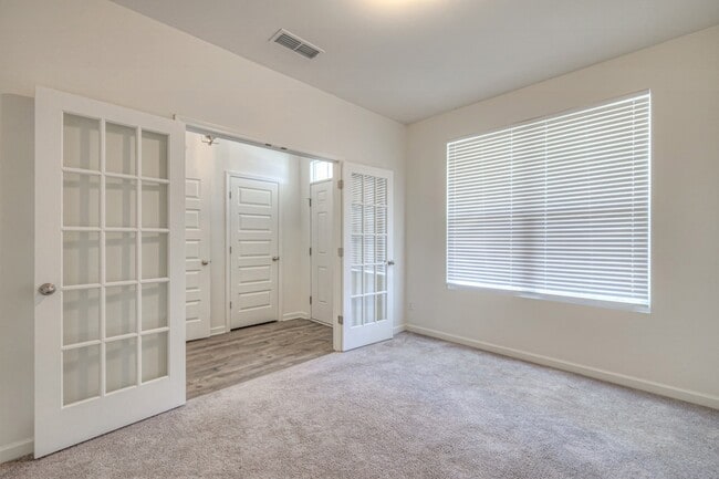 523 Montrose Dr in Mount Juliet, TN - Foto de edificio - Building Photo