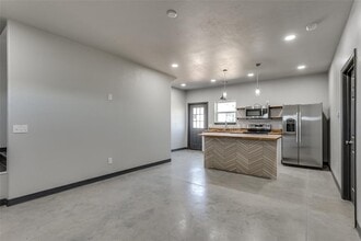 12571 US-77 in Lexington, OK - Building Photo - Building Photo