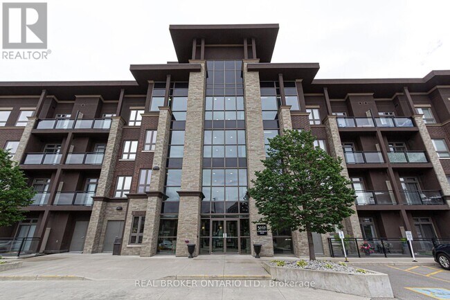 5010-5010 Corporate Dr in Burlington, ON - Building Photo - Building Photo