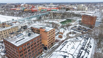 64 Commercial St in Rochester, NY - Building Photo - Building Photo