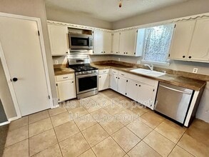 928 Charles Dr in Ada, OK - Building Photo - Building Photo