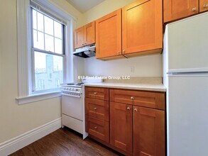 31 Park Dr, Unit 18 in Boston, MA - Foto de edificio - Building Photo