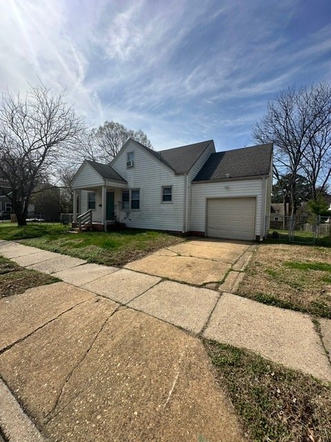 property at 3735 Lenoir Cir