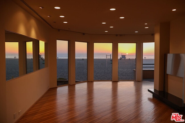 property at 3505 Ocean Front Walk