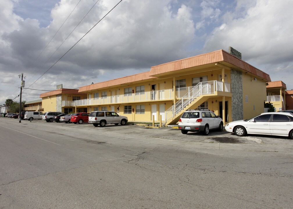 Ram LagoMar LLC in Hialeah, FL - Building Photo