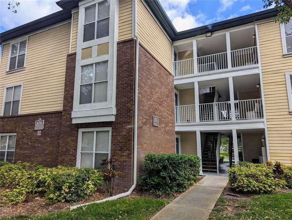 4211 Chatham Oak Ct in Tampa, FL - Building Photo