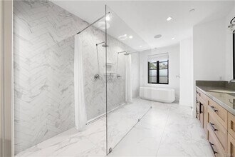 616 Acacia Ave in Newport Beach, CA - Building Photo - Building Photo