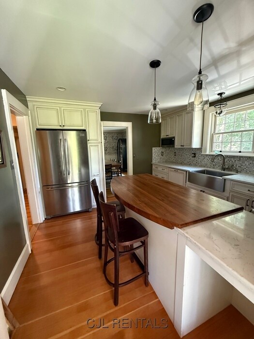 336 Dedham St in Newton, MA - Building Photo - Building Photo