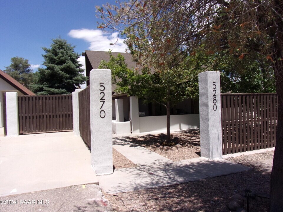 5280 Diamond Dr-Unit -A in Prescott, AZ - Building Photo