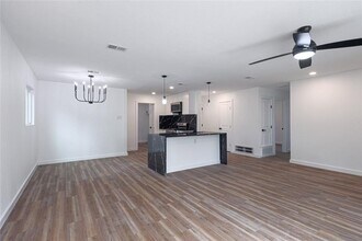 6907 Tulane Dr in Austin, TX - Building Photo - Building Photo