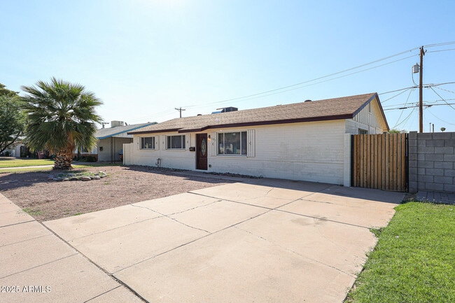 7501 E Pierce St in Scottsdale, AZ - Building Photo - Building Photo