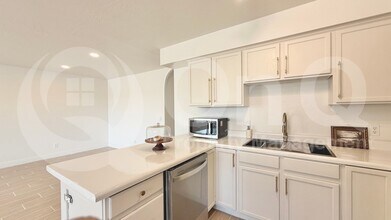 458 E Quail Ave in Apache Junction, AZ - Building Photo - Building Photo