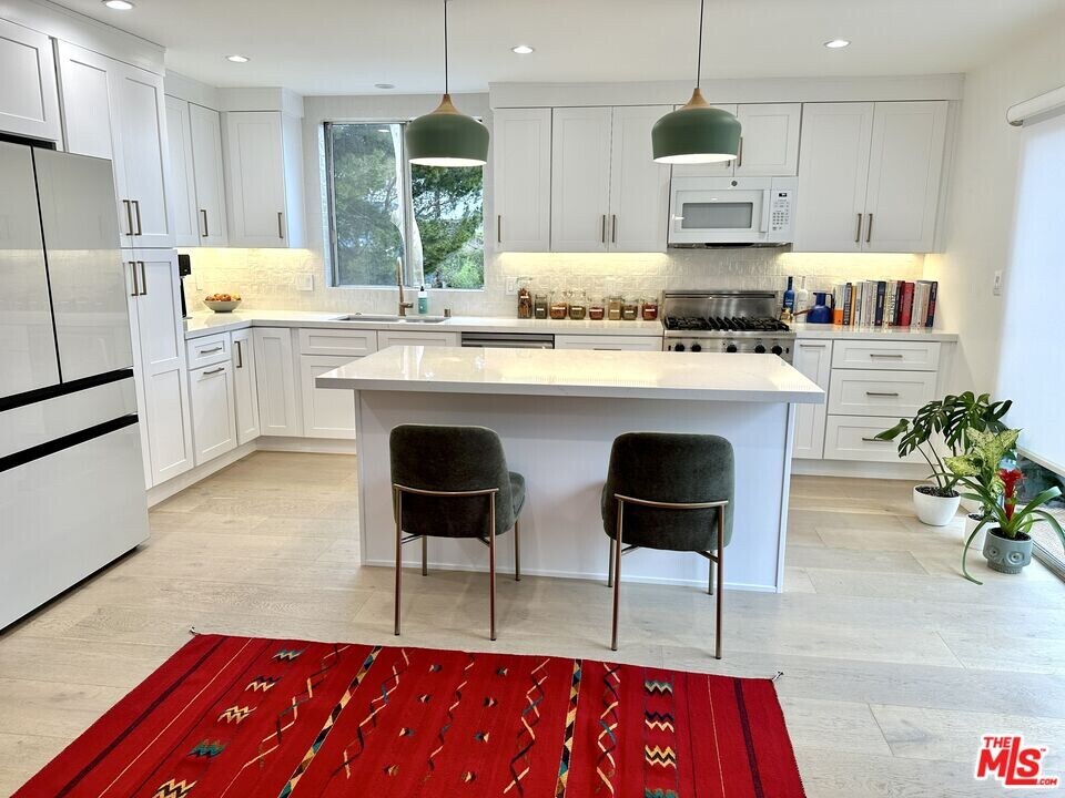 630 Raymond Ave in Santa Monica, CA - Building Photo
