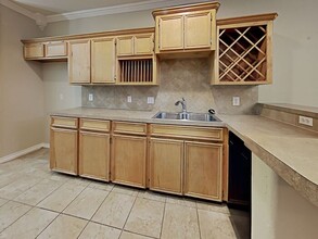 8009 Rock Crest Dr in Corpus Christi, TX - Foto de edificio - Building Photo