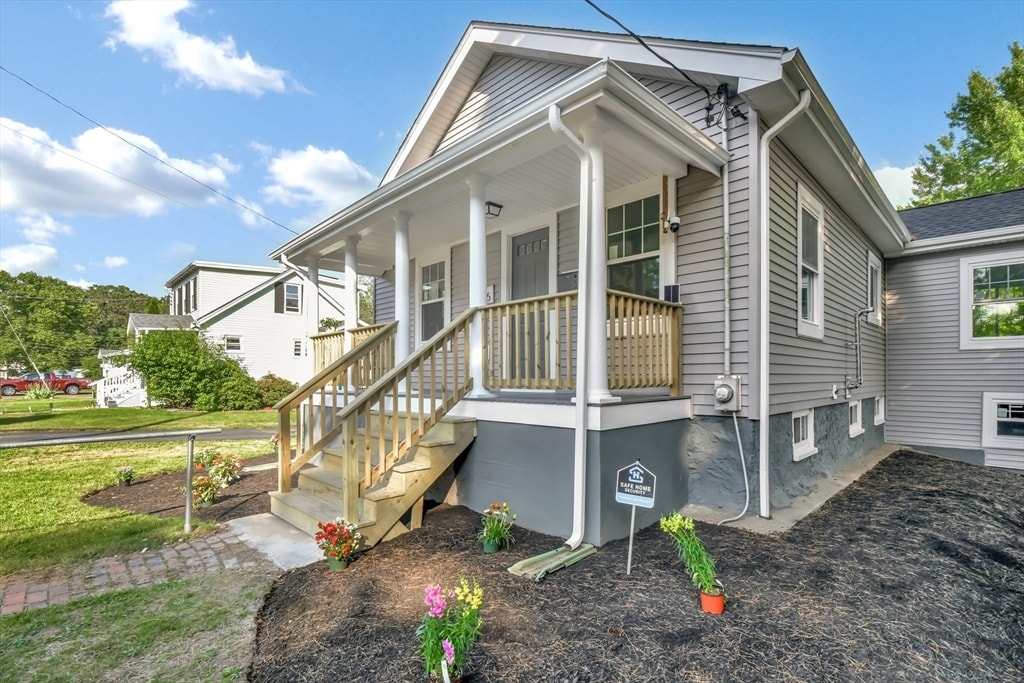 36 Shaw Rd in Brockton, MA - Building Photo