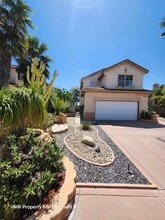 5063 St Albert Dr in Fontana, CA - Foto de edificio - Building Photo