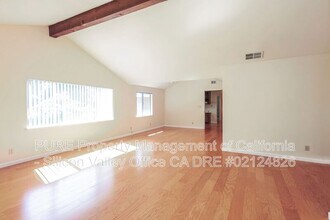 20190 Winn Rd in Saratoga, CA - Building Photo - Building Photo